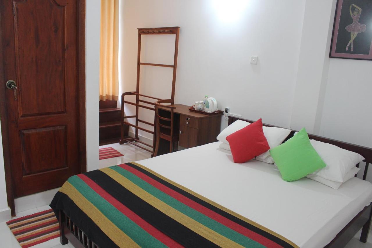 Alex Home Stay Kandy Exterior photo